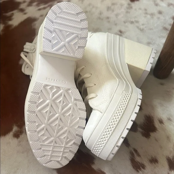 CONVERSE Women’s Chuck 70 DeLuxe Heel Platform Western Embroidery size 7 - Picture 7 of 8